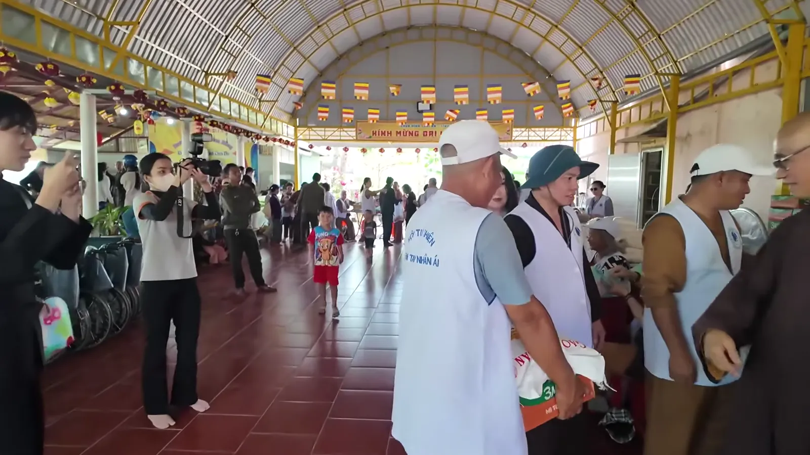 Vĩnh Thái An Pagoda, Bạc Liêu 2026: Rice and Cash Offerings for Villagers